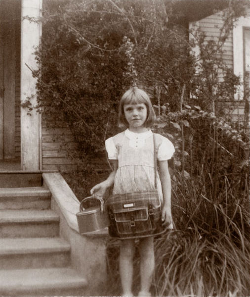 1945-09 Georgia Ruth is ready for school